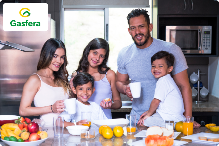 Familia representando clientes gasfera